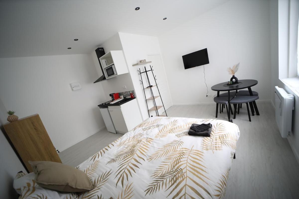 Paul Bert-3 Apartment